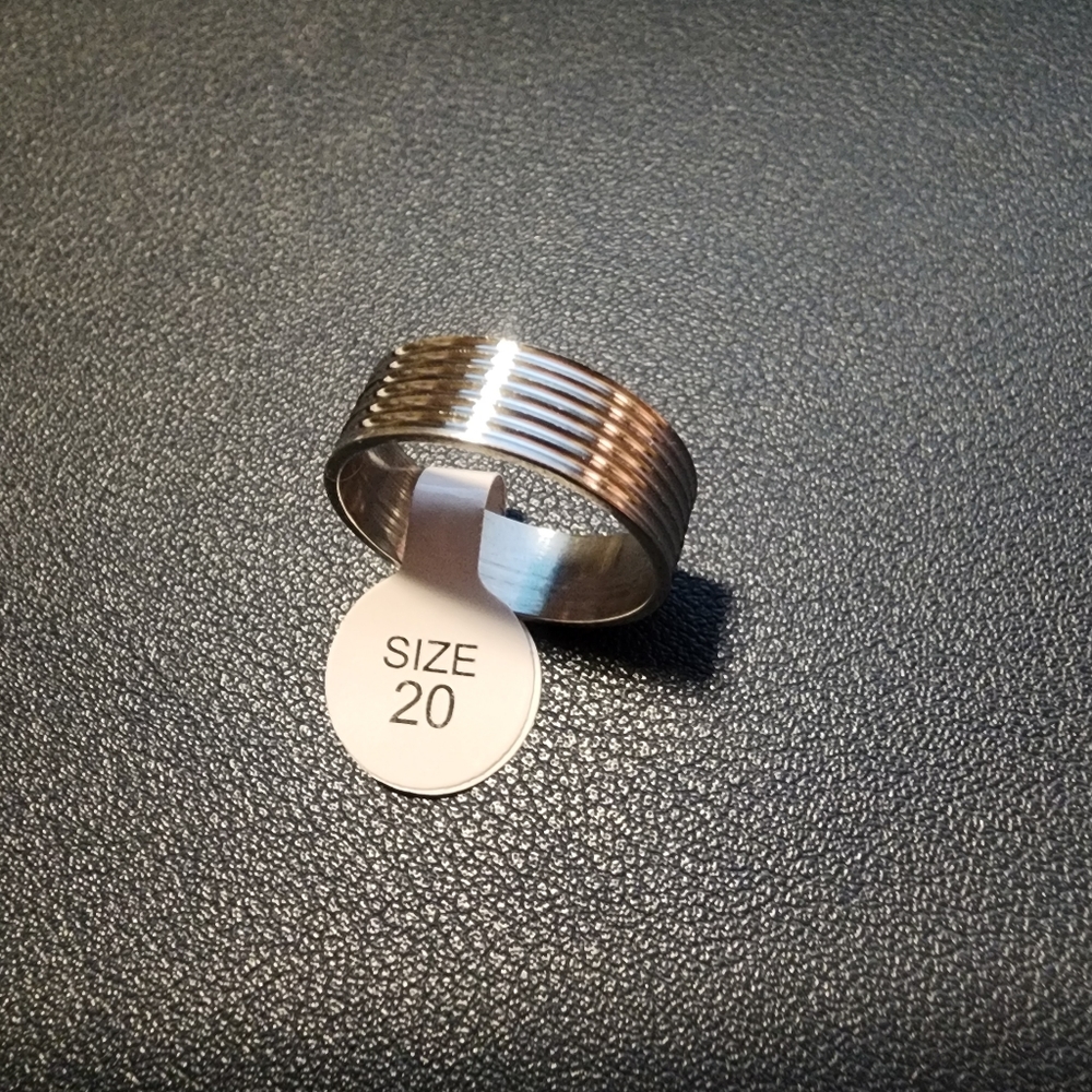 FASHION RINGS RIBBED STAINLESS STEEL RINGS UNISEX NWT